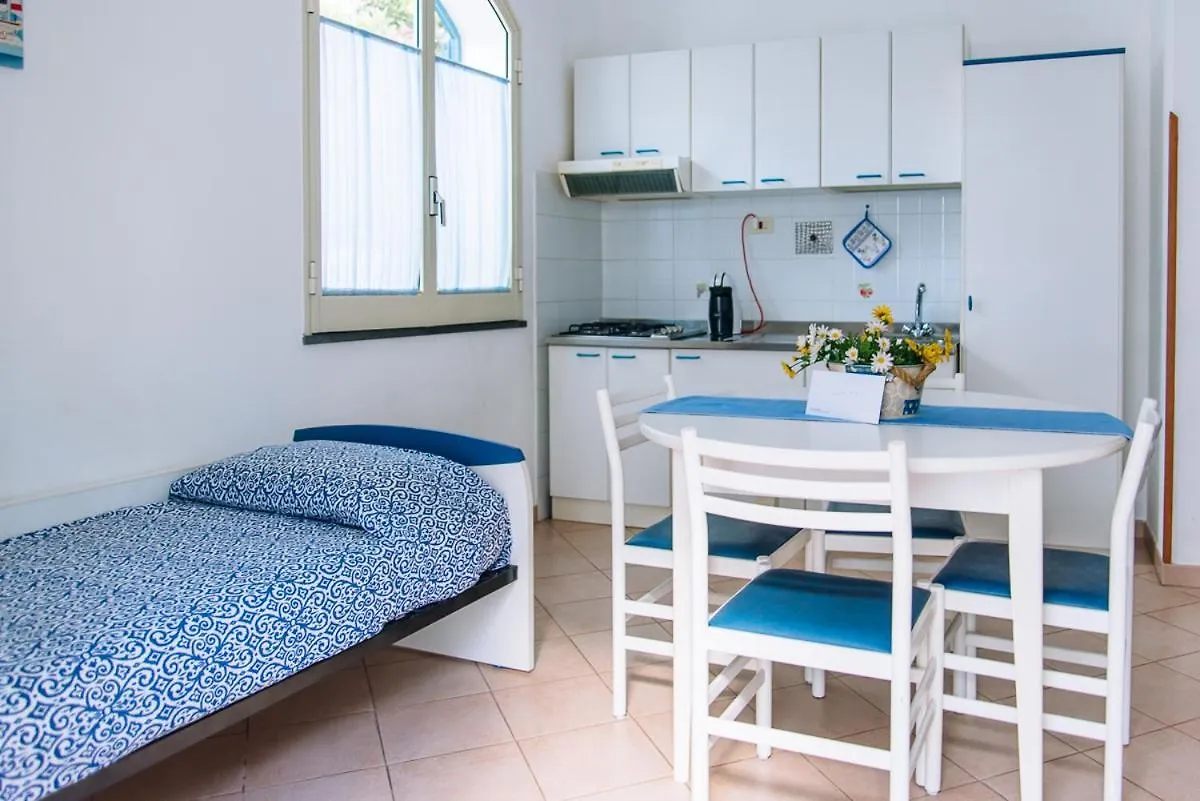 Mistral Residence Каннето Апартаменты
